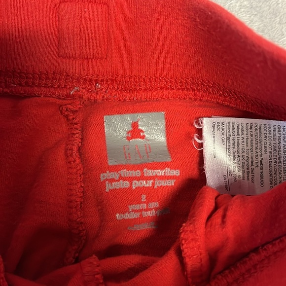 2T GAP Firetruck long sleeve t-shirt and pants bundle - Picture 7 of 7